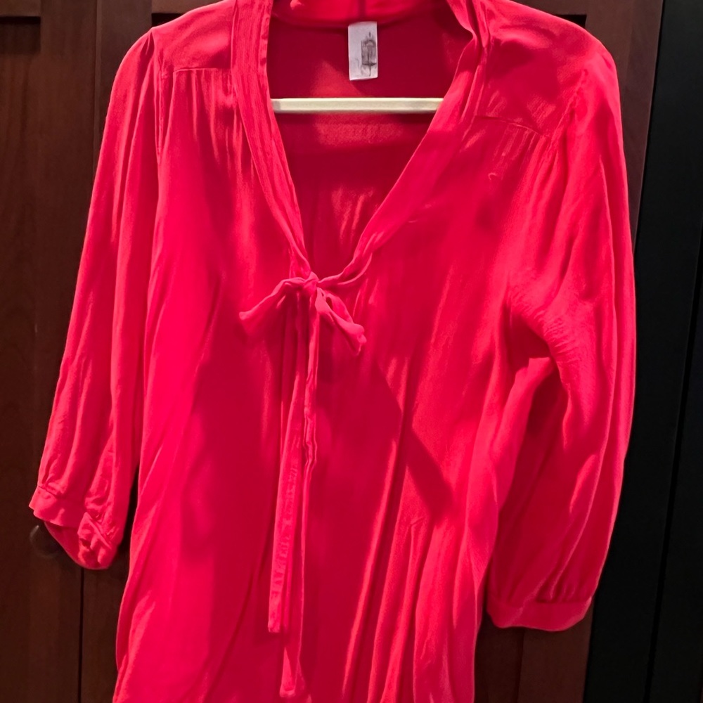 Francesca’s red blouse with long tie ribbons in front. Sz large; lightweight